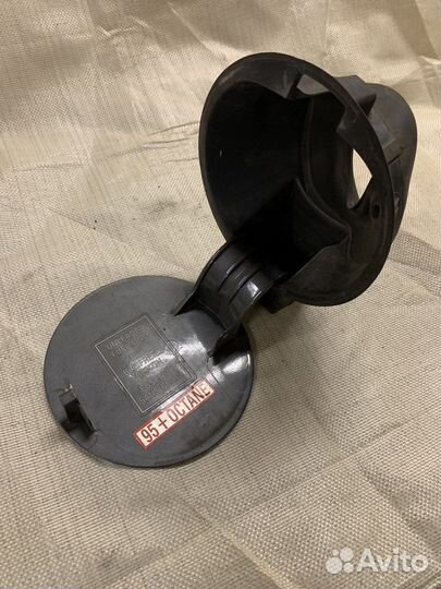 Лючок бензобака mitsubishi colt z3