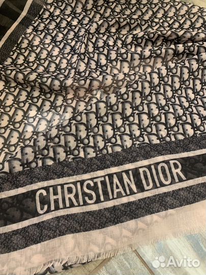 Воздушный платок шаль Dior розовый тонкий