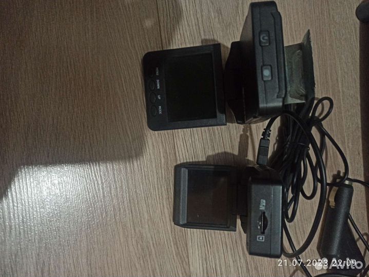 2 видеорегистратора
