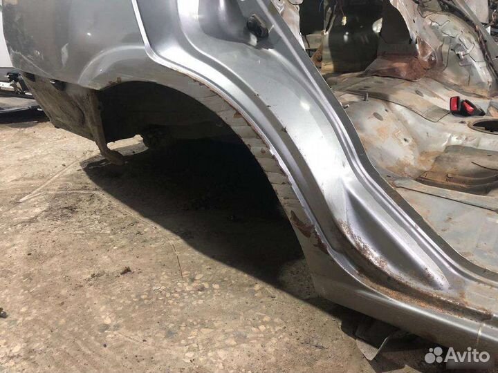 Крыло заднее правое Nissan Almera N16