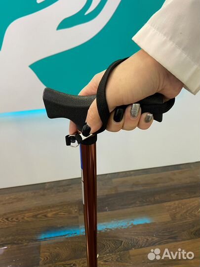 Трость опорная с устройством против скольжения