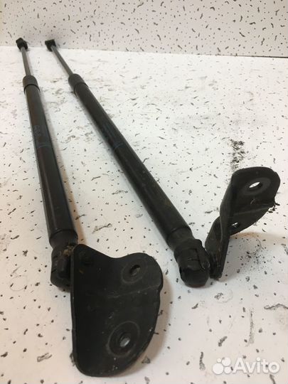 Амортизатор крышки багажника Opel Astra J 5dr