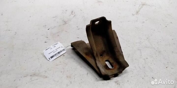 Кронштейн двс правый Opel Omega A