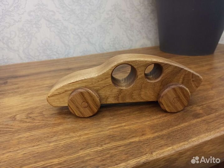 Игрушка из натурального дерева