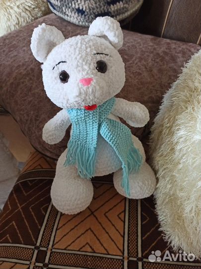Вязаный плюшевый мишка