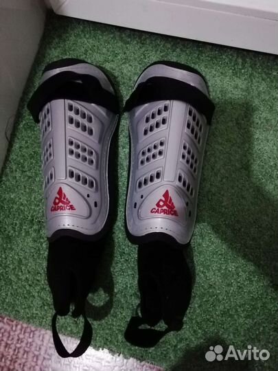 Щитки футбольные, взрослые размер L