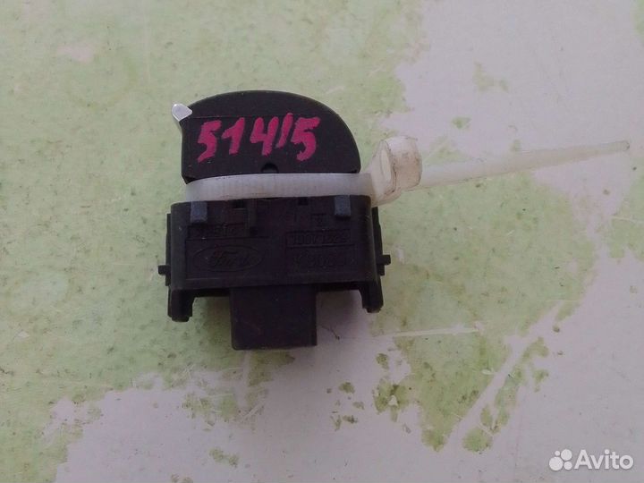 Кнопка стеклоподъемника Ford Focus 3 CB8 pnda 2010