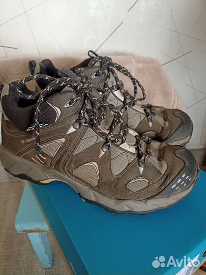 Кроссовки треккинг