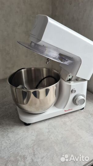 Кухонная машина Moulinex Essential QA150110