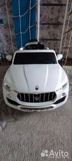 Детский электромобиль в хорошем состоянии