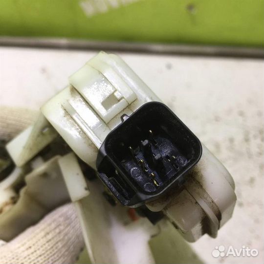 Замок двери передней левой Митсубиси Галант 8