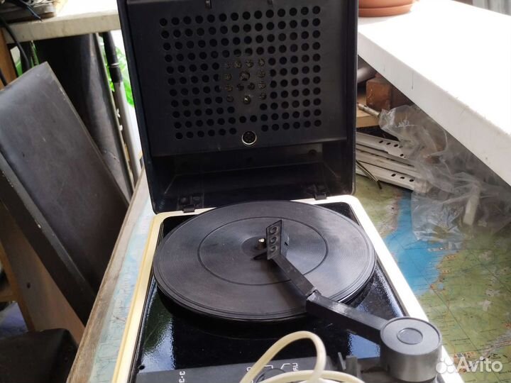 Проигрыватель винила спутник 304