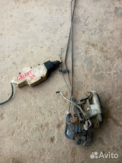 Замок задний левый Mitsubishi Galant 6