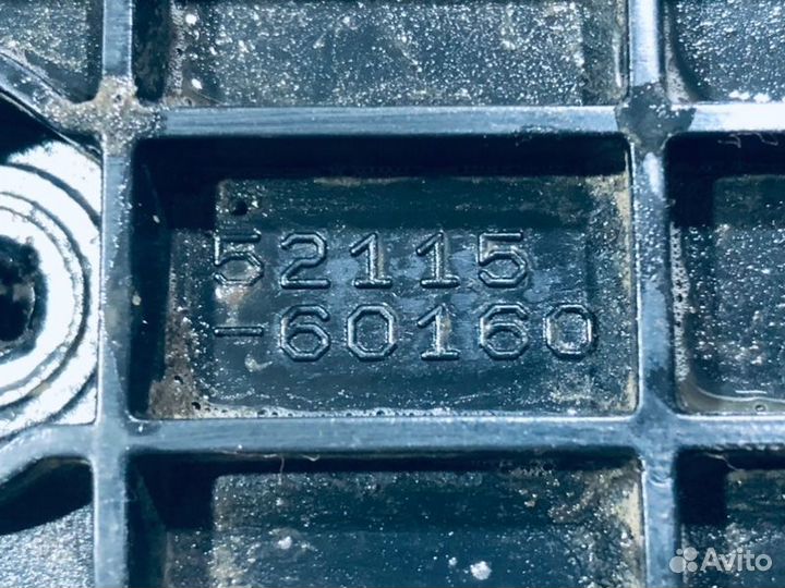 Кронштейн бампера передний правый Toyota Land