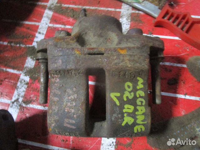 Суппорт передний правый Renault Megane