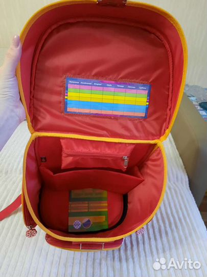 Портфель школьный новый
