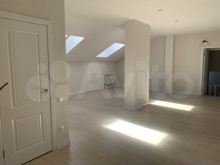 4-к. квартира, 112 м², 3/3 эт.