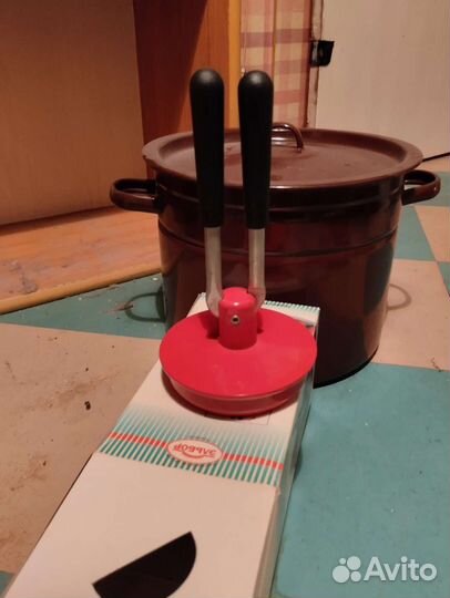 Приспособление для закупорки стеклянных банок