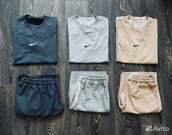 Спортивный костюм Nike футболка и шорты бежевый