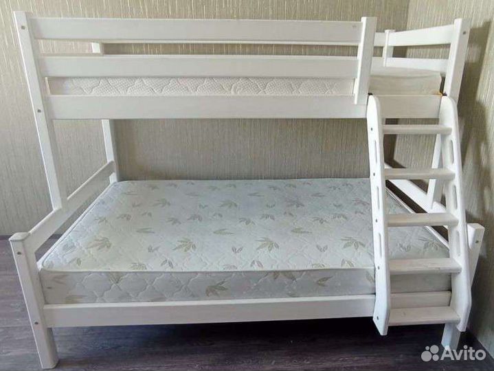 Двухъярусная кровать бу с матрасами
