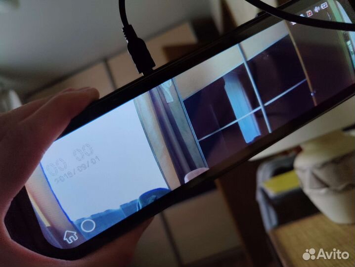 Зеркало заднего вида с монитором