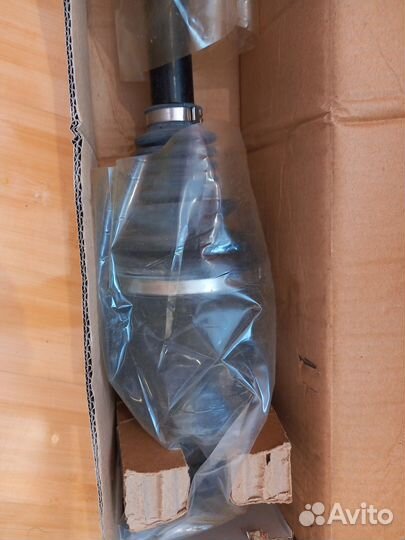 Привод передний левый 4-matic Mercedes E210