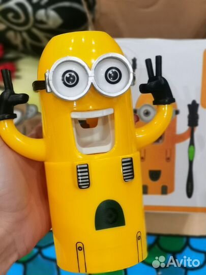 Автоматический дозатор для зубной пасты