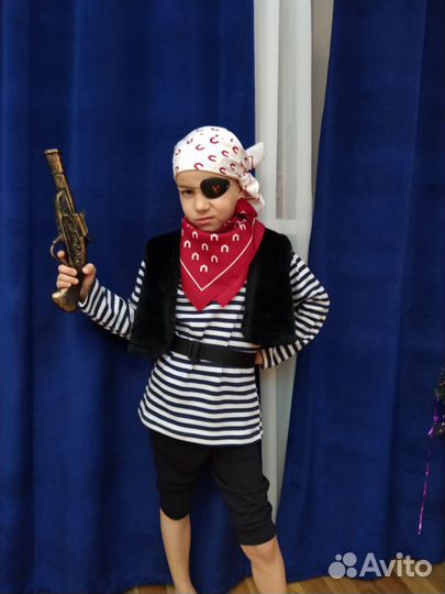 Новогодние костюмы. Разбойник и др