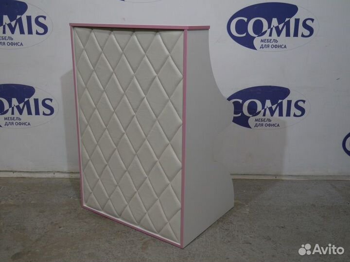 Стойка ресепшн