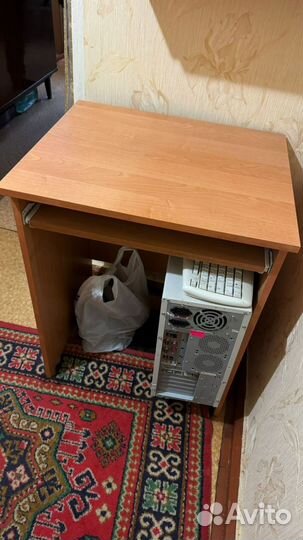 Компьютерный стол