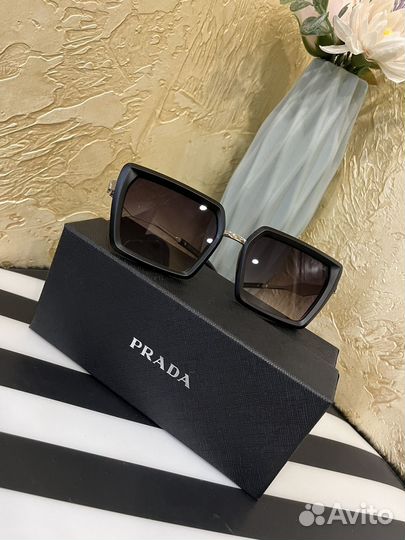 Солнцезащитные очки prada черные полный комплект