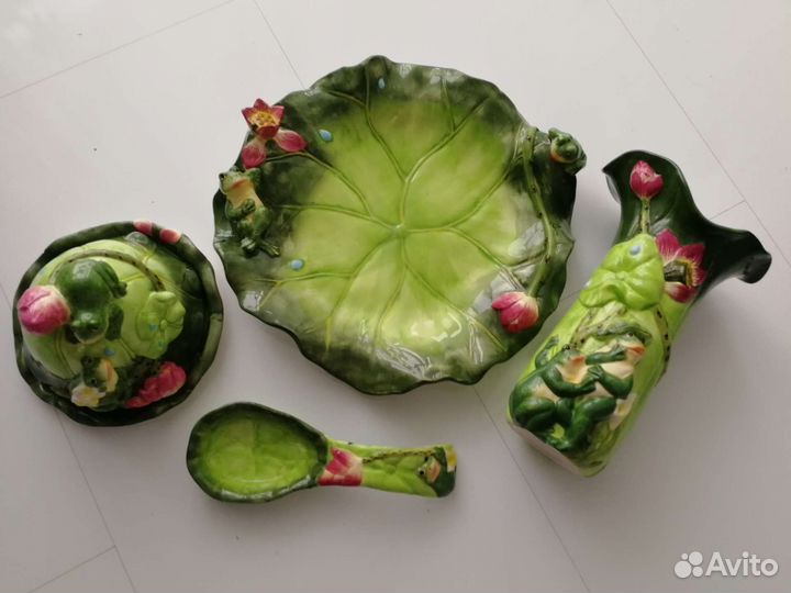 Набор посуды Лягушки США