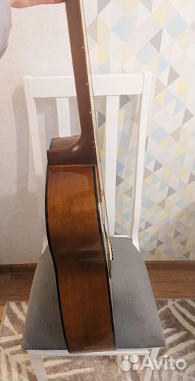 Акустическая гитара