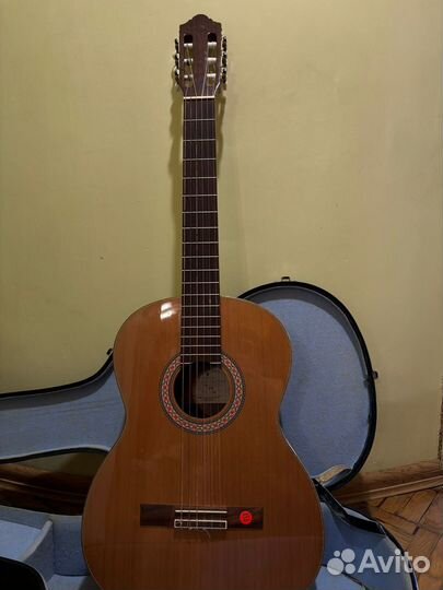 Классическая гитара Cremona