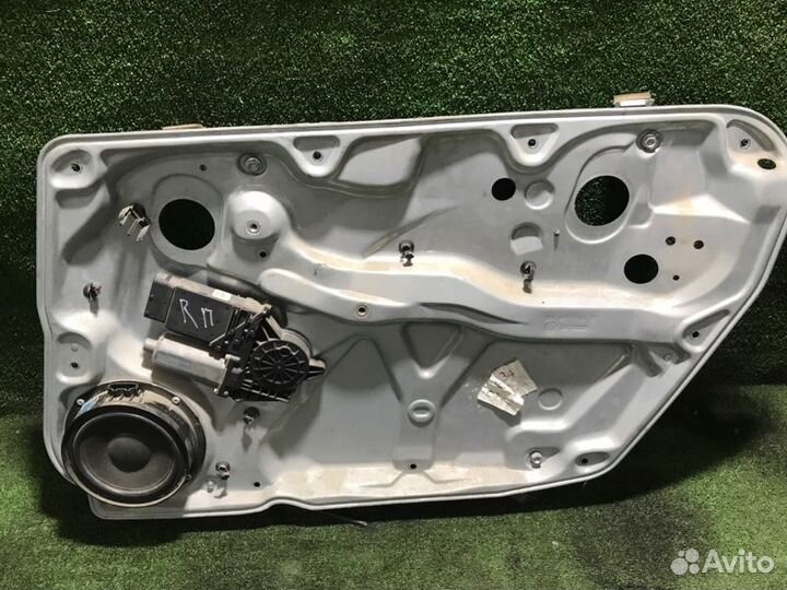 Стеклоподъемник передний правый Volkswagen Passat