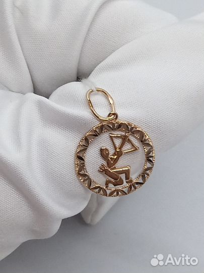 Золотая подвеска