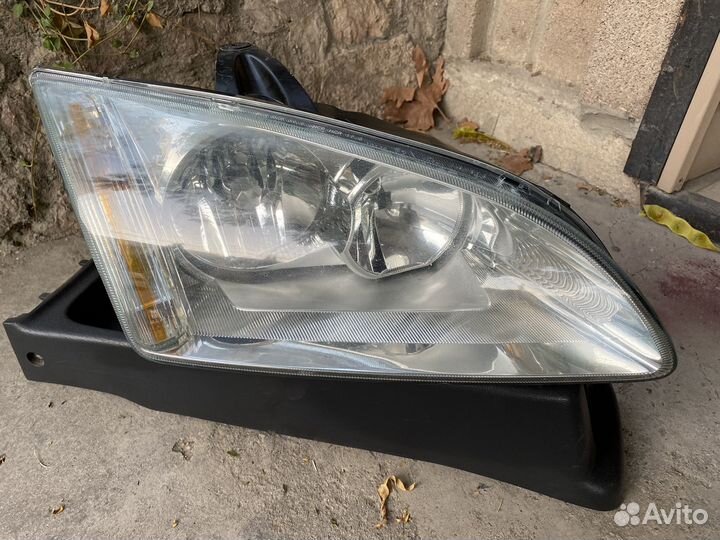 Фары ford focus 2 дорестайлинг (правая)