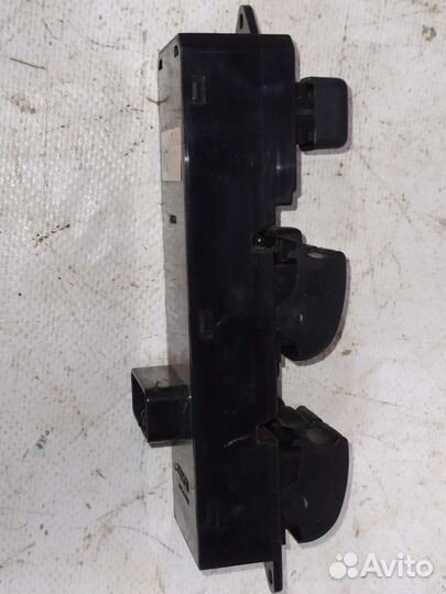 Кнопка стеклоподъëмника Mitsubishi lancer 9