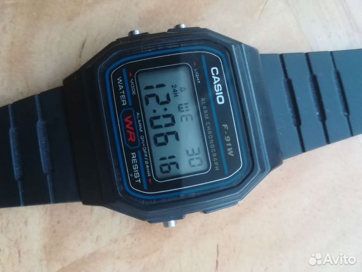 Часы Casio