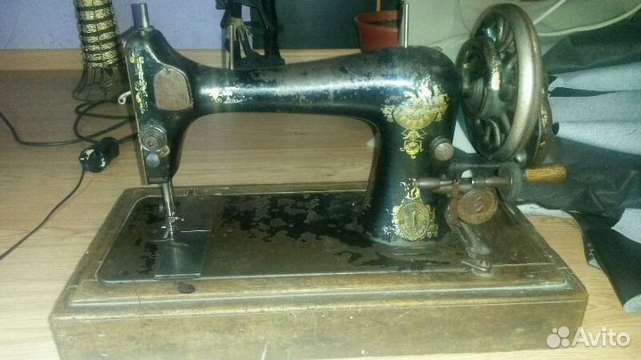 Швейная машинка singer