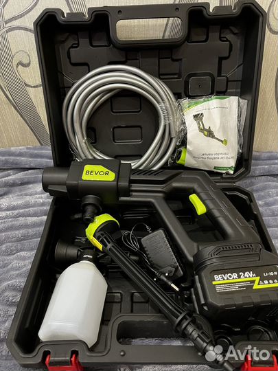 Мойка высокого давления на аккумуляторе новая