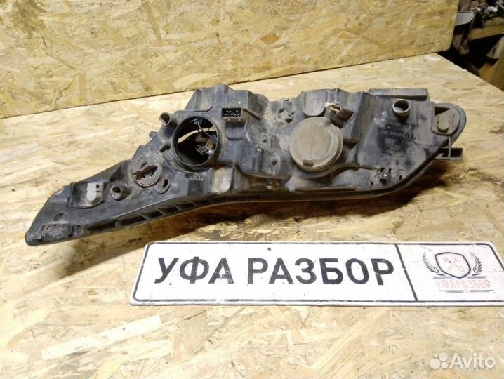 Фара правая Citroen C4 2005-2011