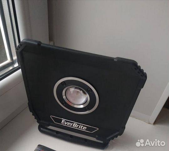 Фонарь-лампа. Перезаряжается. Переносной