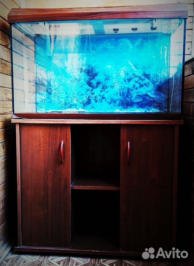 Аквариум для рыб с тумбой