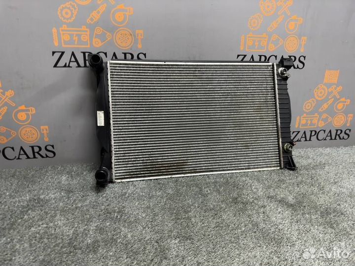 Радиатор охлаждения Audi A4 B7