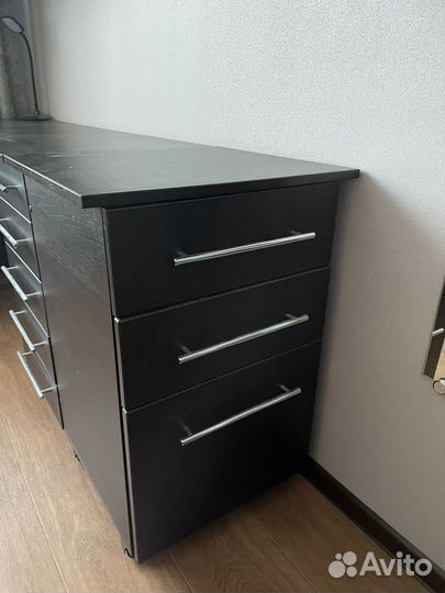 Школьный уголок