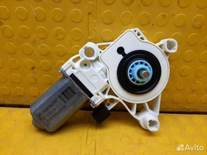 Стеклоподъемник задний левый Mercedes-Benz