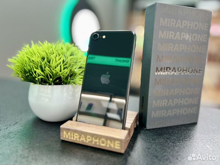 iPhone 8, 64 ГБ