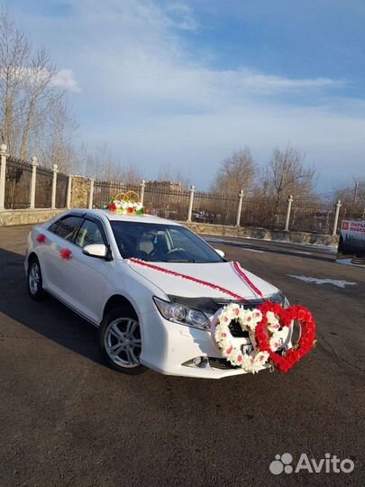 Свадебные украшения на машину сдам в аренду
