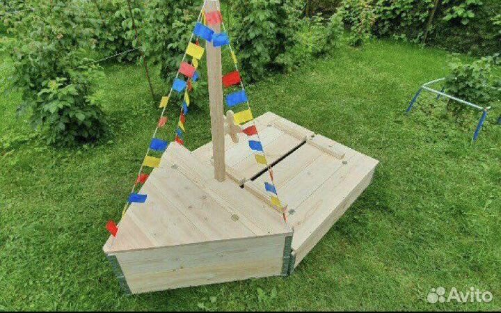 Песочница с крышкой деревянная